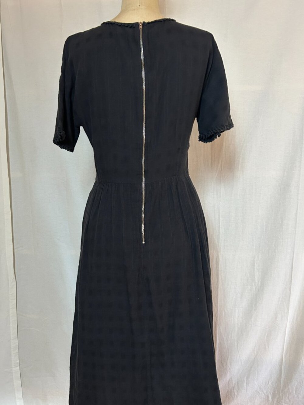 & Other Stories black embroidered dress 8 - Picture 5 of 5